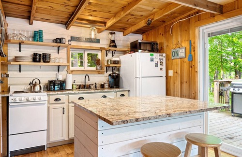 South Casco Cabin | Kettle Cove Cabin. Lake Sebago Beach Access. Fire pit. Grill. Blackstone. Games