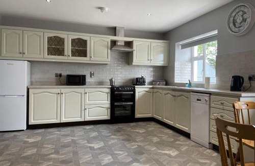 Enniskillen House | Ketty's Cottage