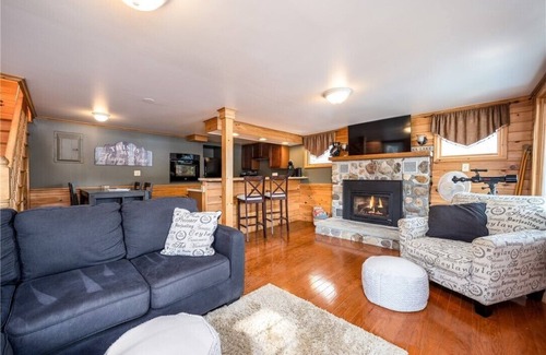 Pulteney Cottage | Keuka Waterfront 2-bedroom cottage with Wi-Fi and AC. Sleeps 6