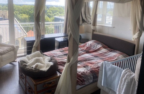 London Borough of Hounslow Apartment | Kew Garden 2-Floors Penthouse