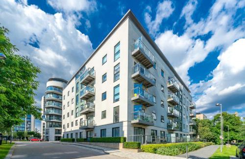 London Borough of Hounslow Apartment | Kew Gardens retreat