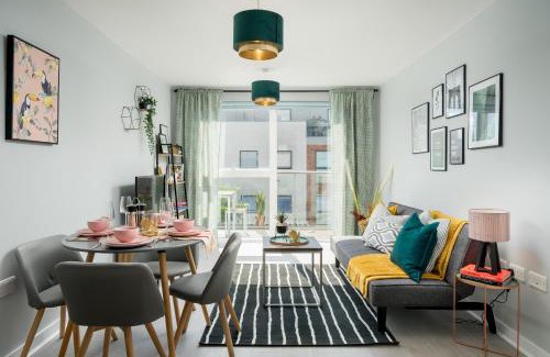London Borough of Hounslow Apartment | Kew Gardens retreat