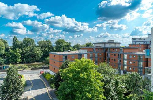London Borough of Hounslow Apartment | Kew Gardens retreat
