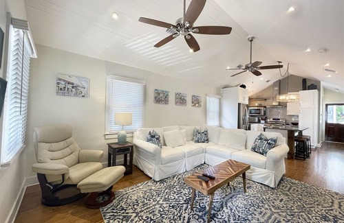 White Street Gallery District Cottage | KEY LIME COTTAGE - an adorable Monthly rental