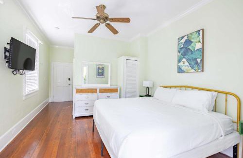 Historic Seaport Hotel | Key Lime Cottage