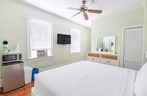 Historic Seaport Hotel | Key Lime Cottage