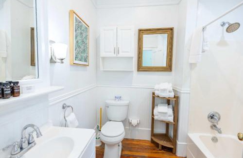 Historic Seaport Hotel | Key Lime Cottage