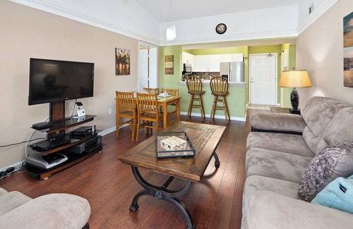Naples Apartment | Key Royal - William Raveis Rentals