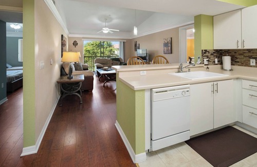 Naples Apartment | Key Royal - William Raveis Rentals