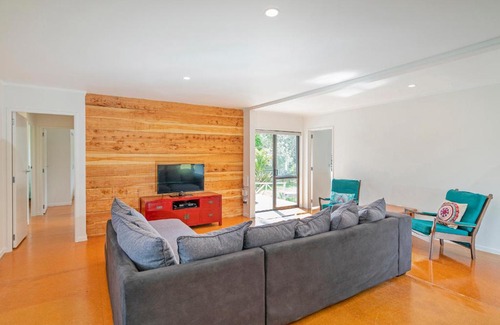 Whangapoua House | Key to Whangapoua - Whangapoua Holiday Home