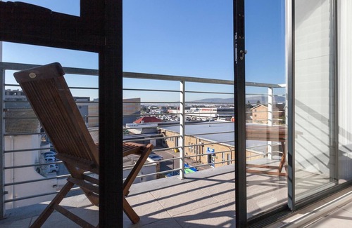 Milnerton Apartment | Key West 417 by CTHA