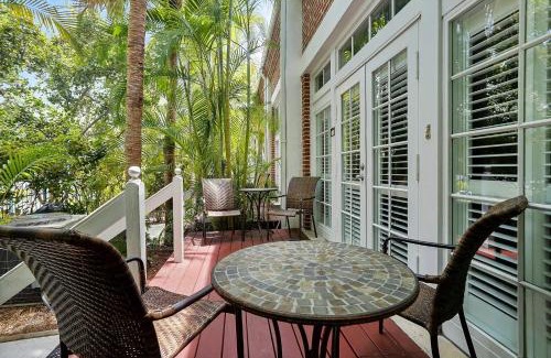 Truman Annex House | Key West Found by AvantStay Close to Shops w Patio Shared Pool Week Long Stays Only