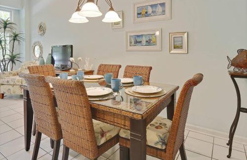 Truman Annex House | Key West Found by AvantStay Close to Shops w Patio Shared Pool Week Long Stays Only