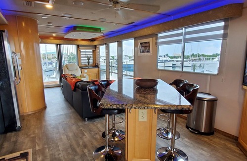 Key West Boat Rental | Key West Luxury Houseboat