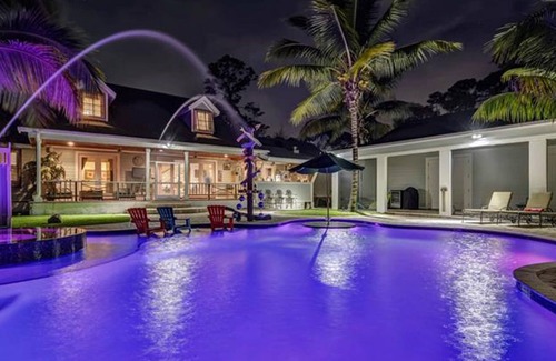 Oakes Estates House | Key West Style Luxury Home with resort style heated pool and infinity line spa