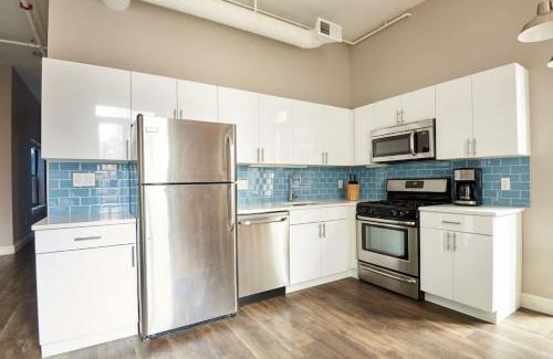 Downtown Boston Apartment | Keyless Monthly Discounts Fully Furnished 4br 2ba Loft