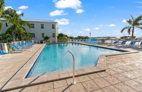 Rock Harbor House | Keys Escape 4 Stories, Rooftop Views & 3 Suites