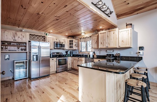 Sunday River Area Ski Chalet | Keystone Chalet - Charming Chalet on dead end road, minutes to Sunday River!