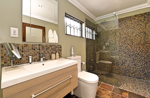 Thembisile House | Kgarebana Boutique Guesthouse