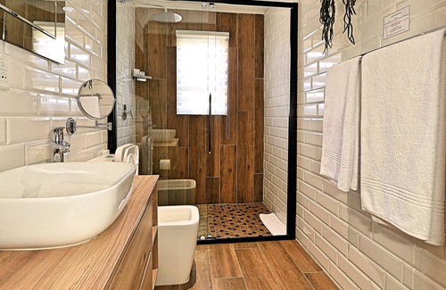 Thembisile House | Kgarebana Boutique Guesthouse