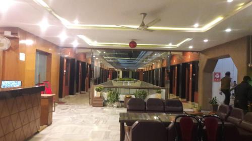 Bhopal Hotel | Khajaurao Inn bhopal station