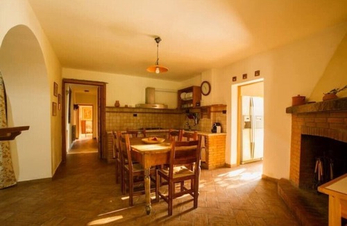 Ortona House | Khaki. Rustic 6/8 p. country house with garden and pool