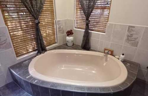 Greater Johannesburg Metropolitan Area Ski Chalet | Khalila's Equestrian Cottage