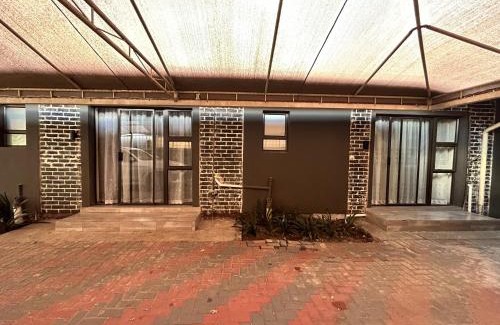 Emfuleni House | Khayalethu Guest House