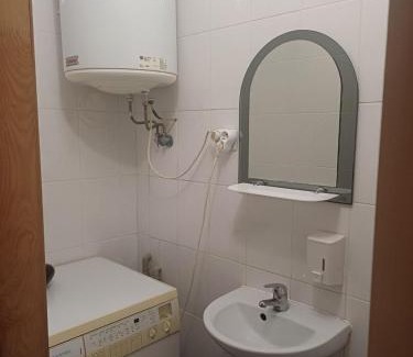 Holosiivskyj Apartment | Khoroshaya Kvartira Goloseevskaya 3