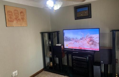 Greater Johannesburg Metropolitan Area House | Khosana tours and travel