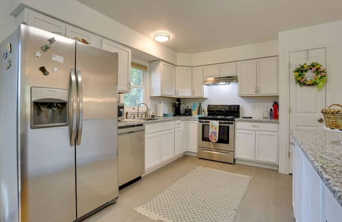 Kiamesha Lake House | Kiamesha Lake Home w/Deck: 4 Mi to Resorts World!