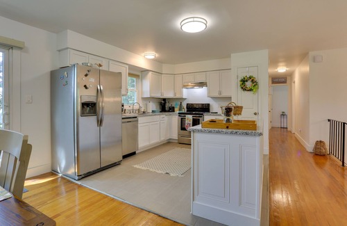 Kiamesha Lake House | Kiamesha Lake Home w/Deck: 4 Mi to Resorts World!