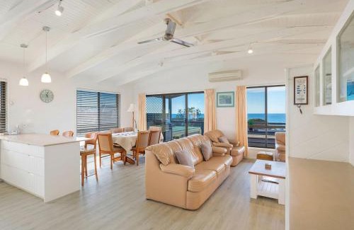 Kianga House | Kianga Parade Beach House