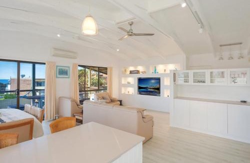 Kianga House | Kianga Parade Beach House