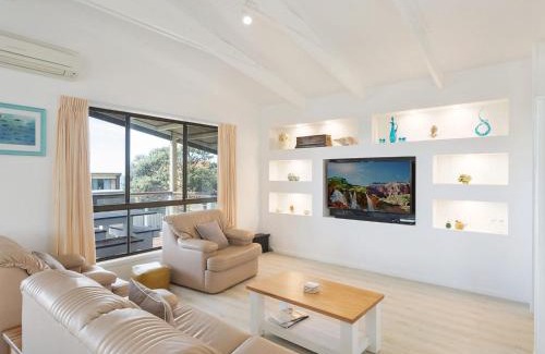 Kianga House | Kianga Parade Beach House