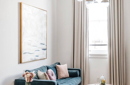 Downtown Charleston Apartment | Kiawah Suite at 360 King