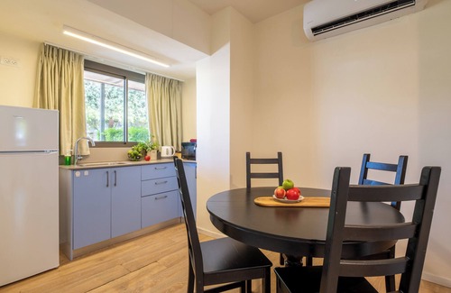 Kfar Masaryk House | Kibbutz Kfar Masaryk Country Lodging