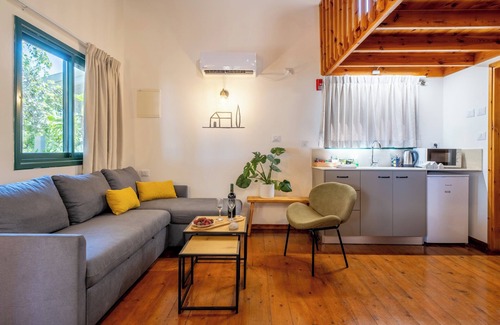 Kfar Masaryk House | Kibbutz Kfar Masaryk Country Lodging