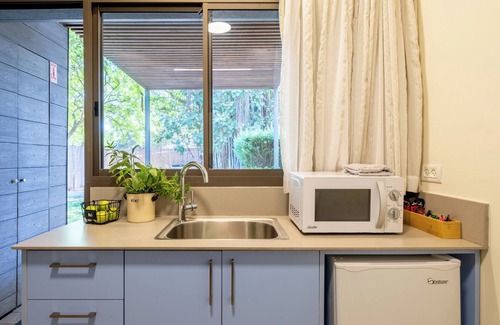 Kfar Masaryk House | Kibbutz Kfar Masaryk Country Lodging