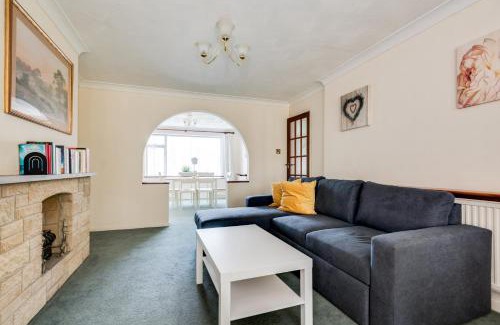 Kidlington House | Kidlington 3 BR House with parking & large garden