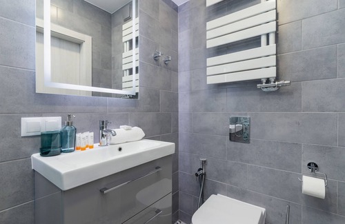 Grzegorzki Apartment | Kielecka Studio With AC by Renters