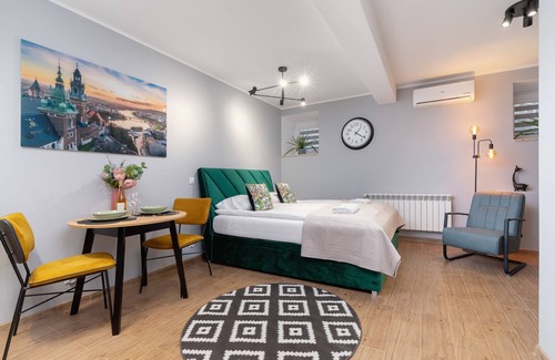 Grzegorzki Apartment | Kielecka Studio With AC by Renters