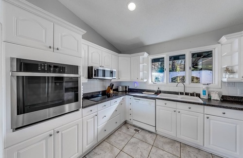 Helen House | Kies Poolside Mountain Villa- Prime Location Near Downtown Helen