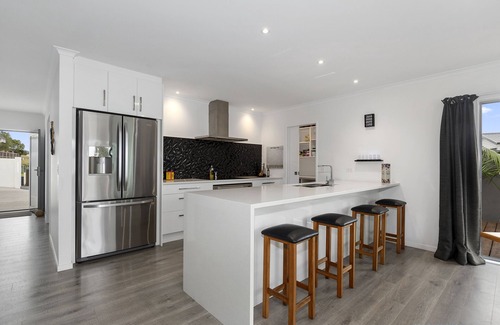 Ruakaka Cottage | Kihi Retreat - Ruakaka Holiday Home