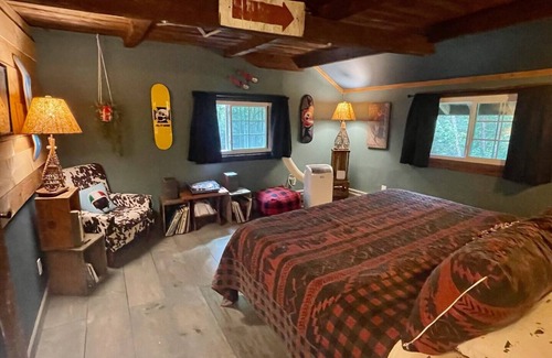 Waterbury Cabin | Killington - Grunberg Haus Inn & Cabins