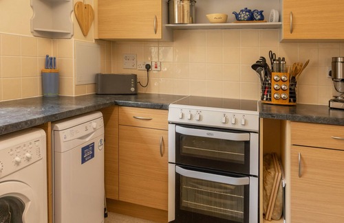 Instow House | Kiln House - 3 Bed, Sleeps 6, (TJS1KH)