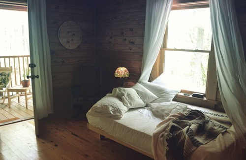 Covington Cabin | Kilo Cabin | Lakeside Bohemian Hideout | 45 minutes from ATL