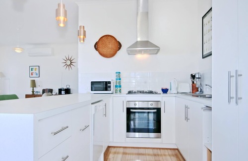 Maslin Beach House | Kiltevna ~ Maslin Beach - Enjoy Sea Views from Both Levels in Maslins Beach