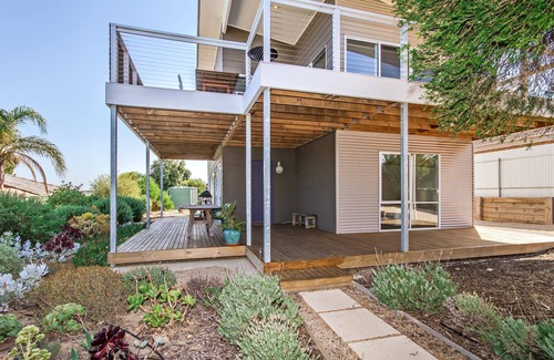 Maslin Beach House | Kiltevna ~ Maslin Beach - Enjoy Sea Views from Both Levels in Maslins Beach