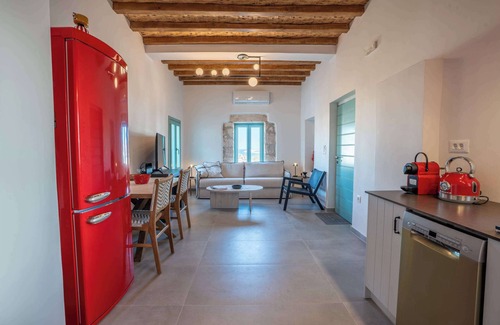 Psathi Hotel | Kimolos Vibes Suites